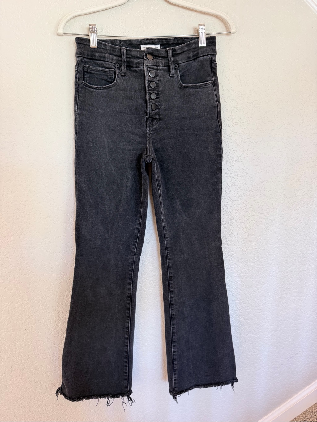 Good American Black Exposed Button Fly Crop Flare Jeans 2/26